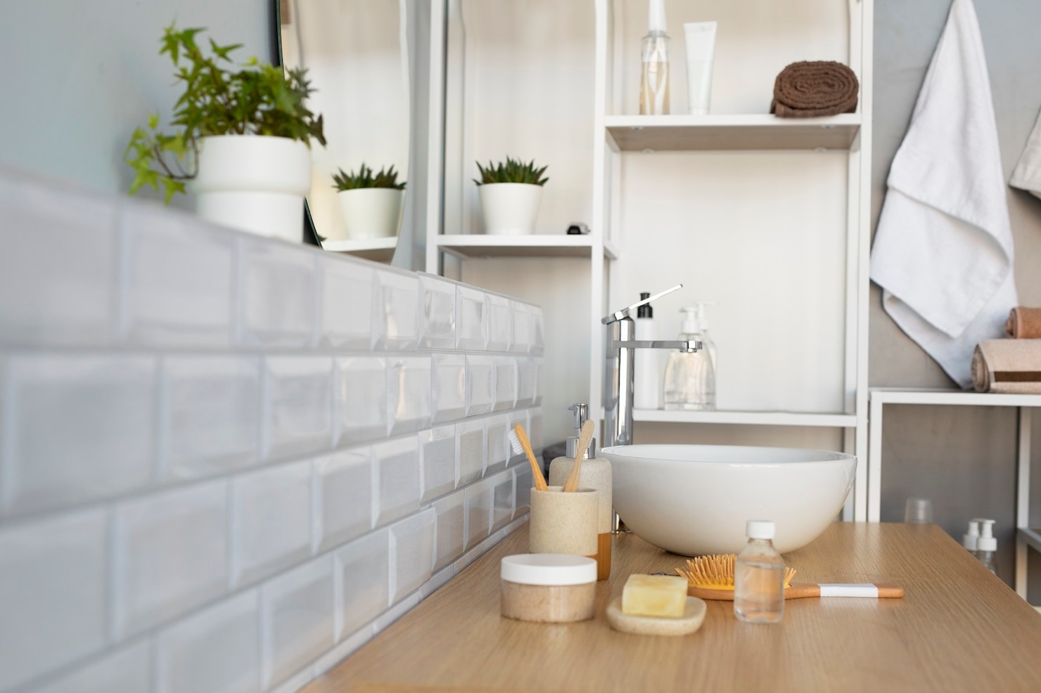 Salle de bain au design intemporel : le charme discret de la vasque ronde